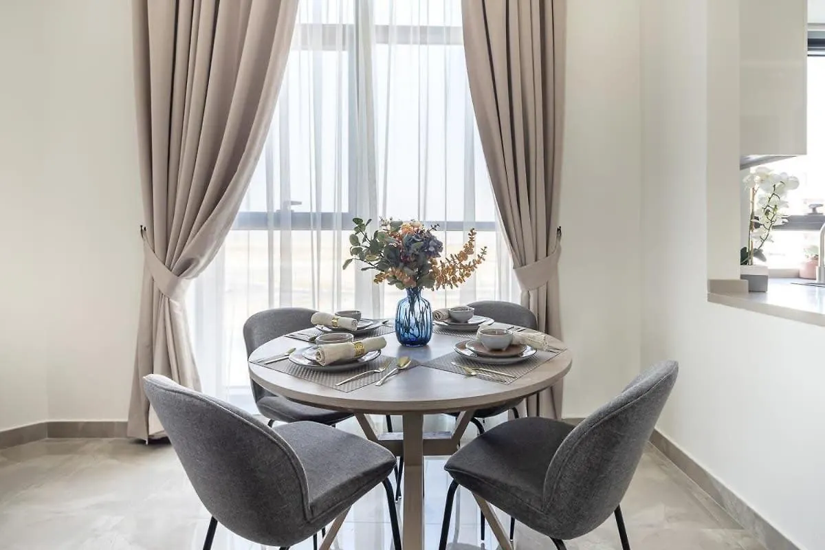 Frank Porter - Majestique Residence Dubai Birleşik Arap Emirlikleri