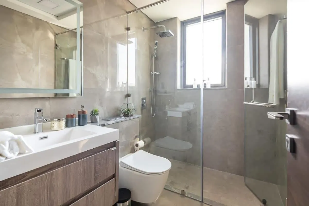 Frank Porter - Majestique Residence Dubai